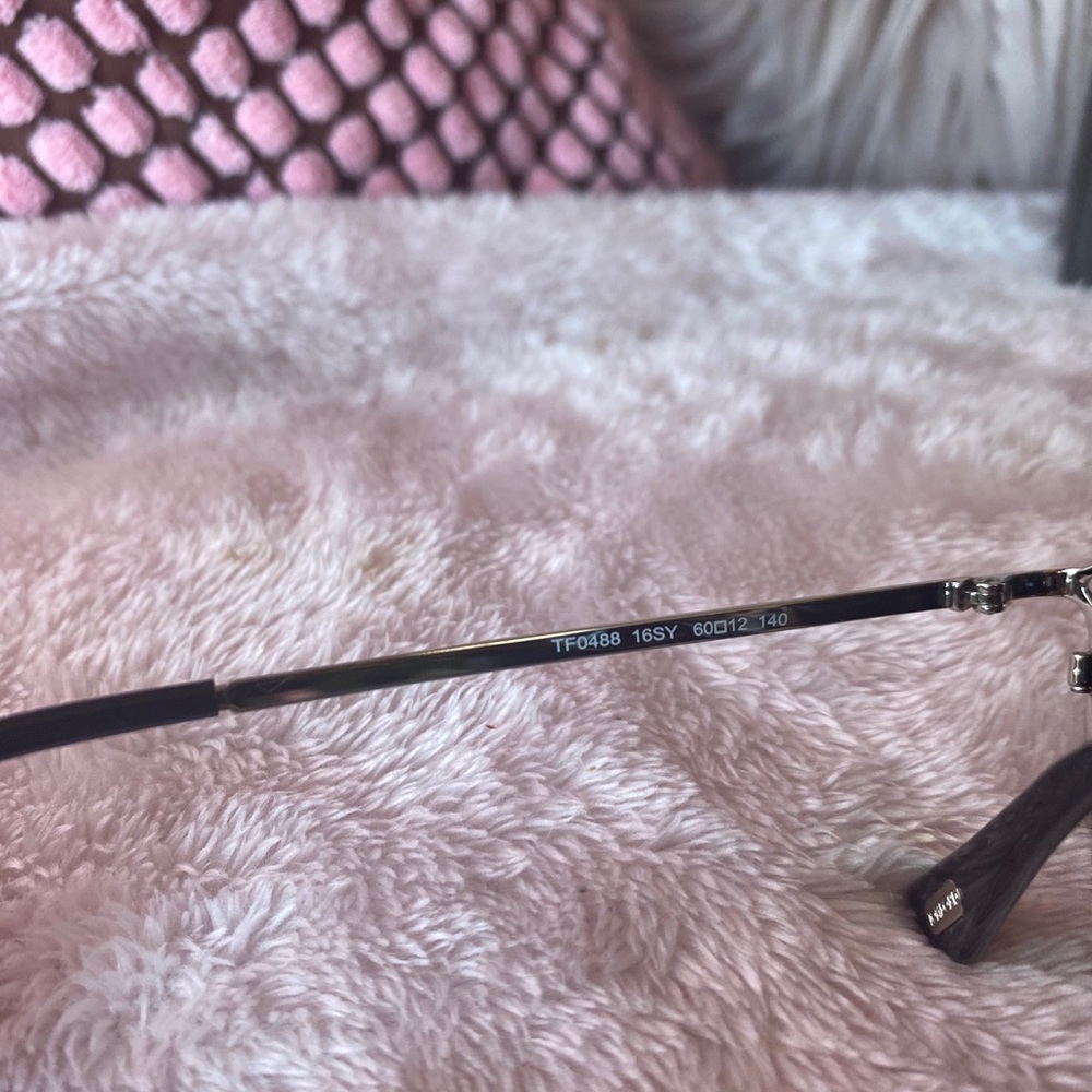 Tom Ford sunglasses 🖤 - Picture 6 of 8